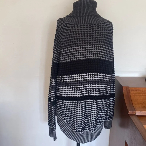 Krimson Klover sweater sz M black and grey stripe merino blend turtleneck EUC - Picture 3 of 6
